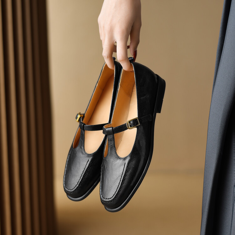 Deep Mouth Low Heel Pumps in Brown or Black