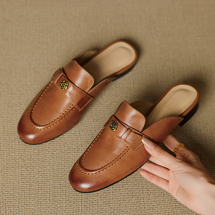 minimalist-leather-closed-toe-slippers-with-buckle-and-chunky-mid-heel-style-k-html Minimalist Leather Closed-Toe Slippers with Buckle and Chunky Mid Heel - Style k.html