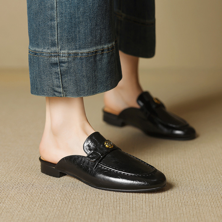 minimalist-leather-slippers-with-metal-accents-and-chunky-mid-heel_3 Minimalist Leather Slippers with Metal Accents and Chunky Mid Heel
