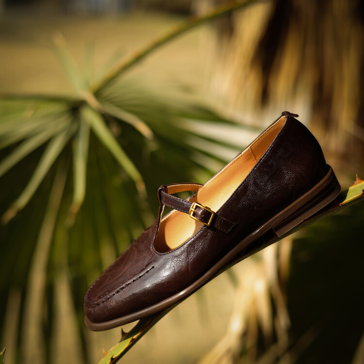 womens-deep-mouth-flat-shoes-in-brown-or-black-leather_1 Women's Deep Mouth Flat Shoes in Brown or Black Leather