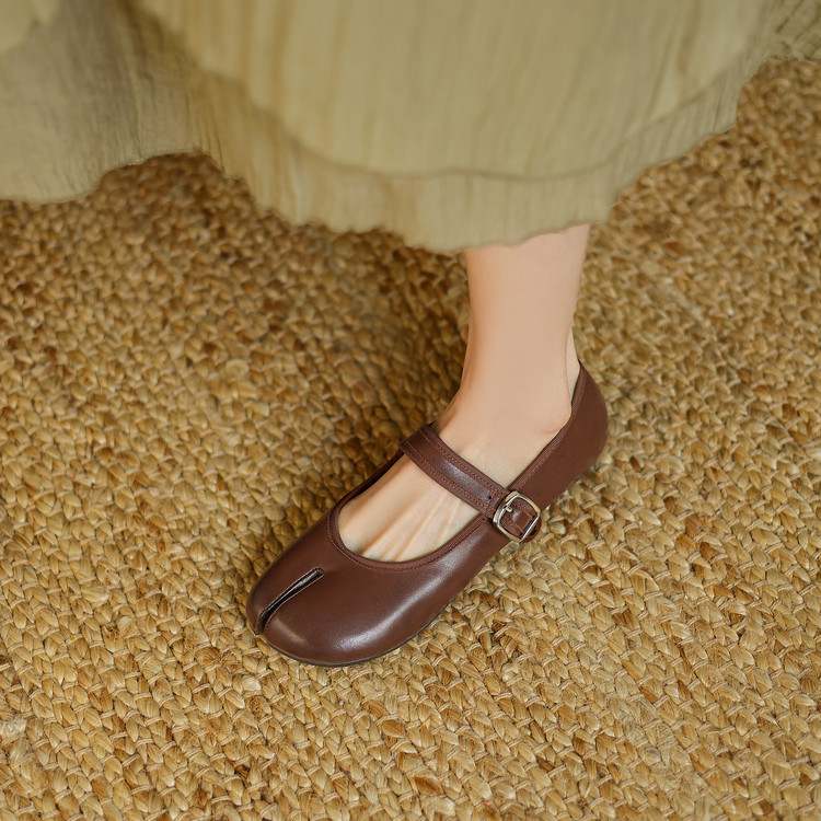 womens-minimalist-leather-flat-shoes-low-chunky-heel-round-toe-buckle-strap_2 Women's Minimalist Leather Flat Shoes Low Chunky Heel Round Toe Buckle Strap